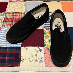 Black Vans Slip-ons
